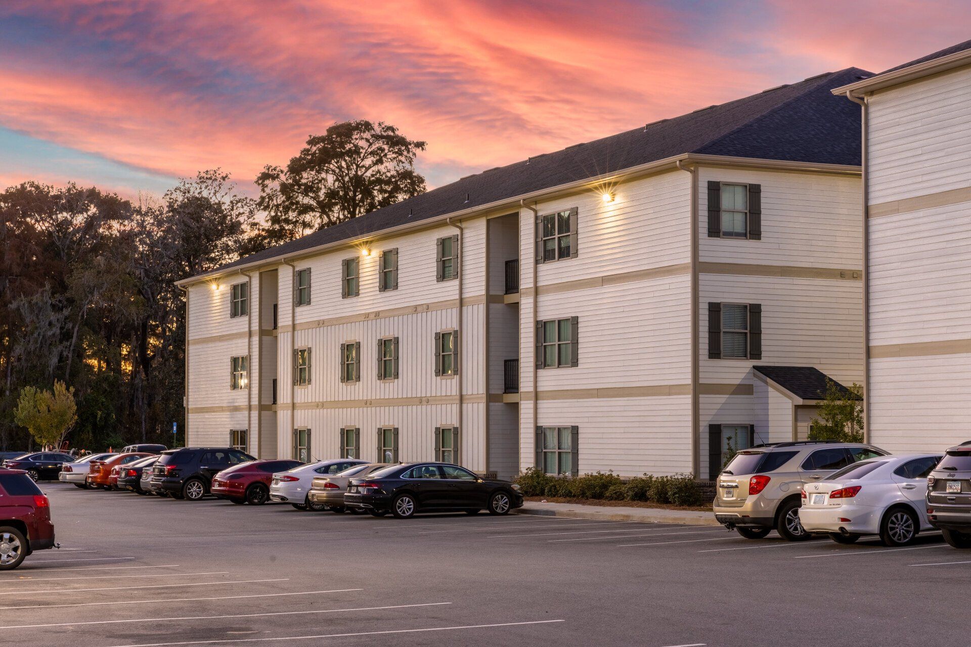 Building back exterior street view