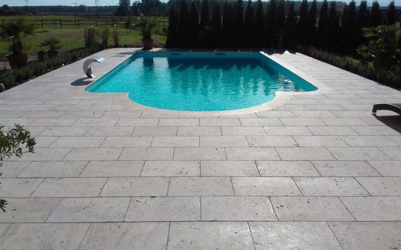 Pavimento Piastrelle Travertino Grezzo Piscina