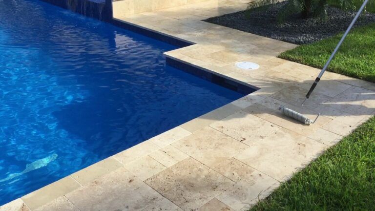 Bordo Piscina Travertino Noce