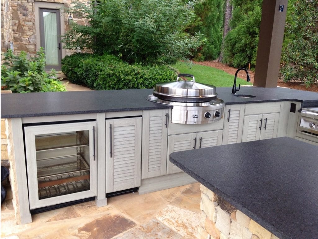 grill with cover outside