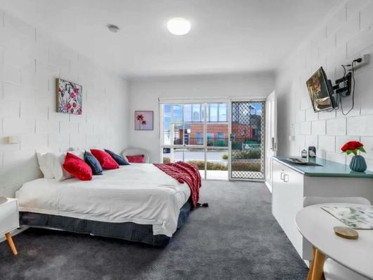 Modern standard studio apartment at Admiral Place Geelong 