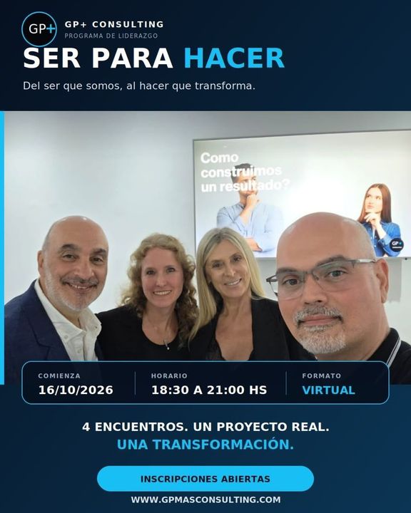Taller de liderazgo y mentoreo en una oficina moderna
