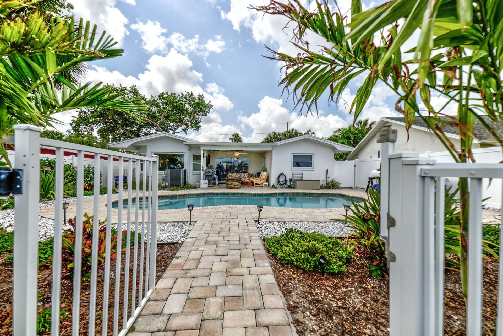 backyard-pool