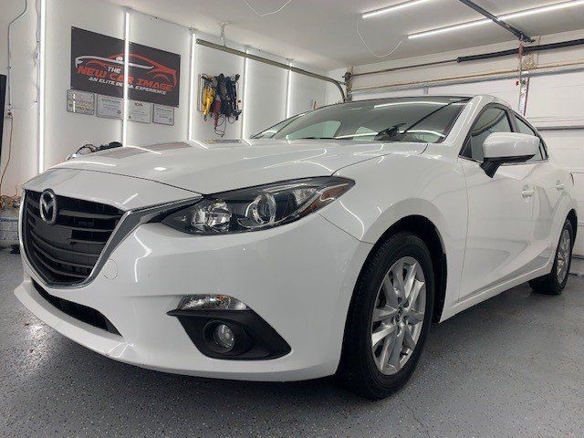 Mazda 3 at the new car image