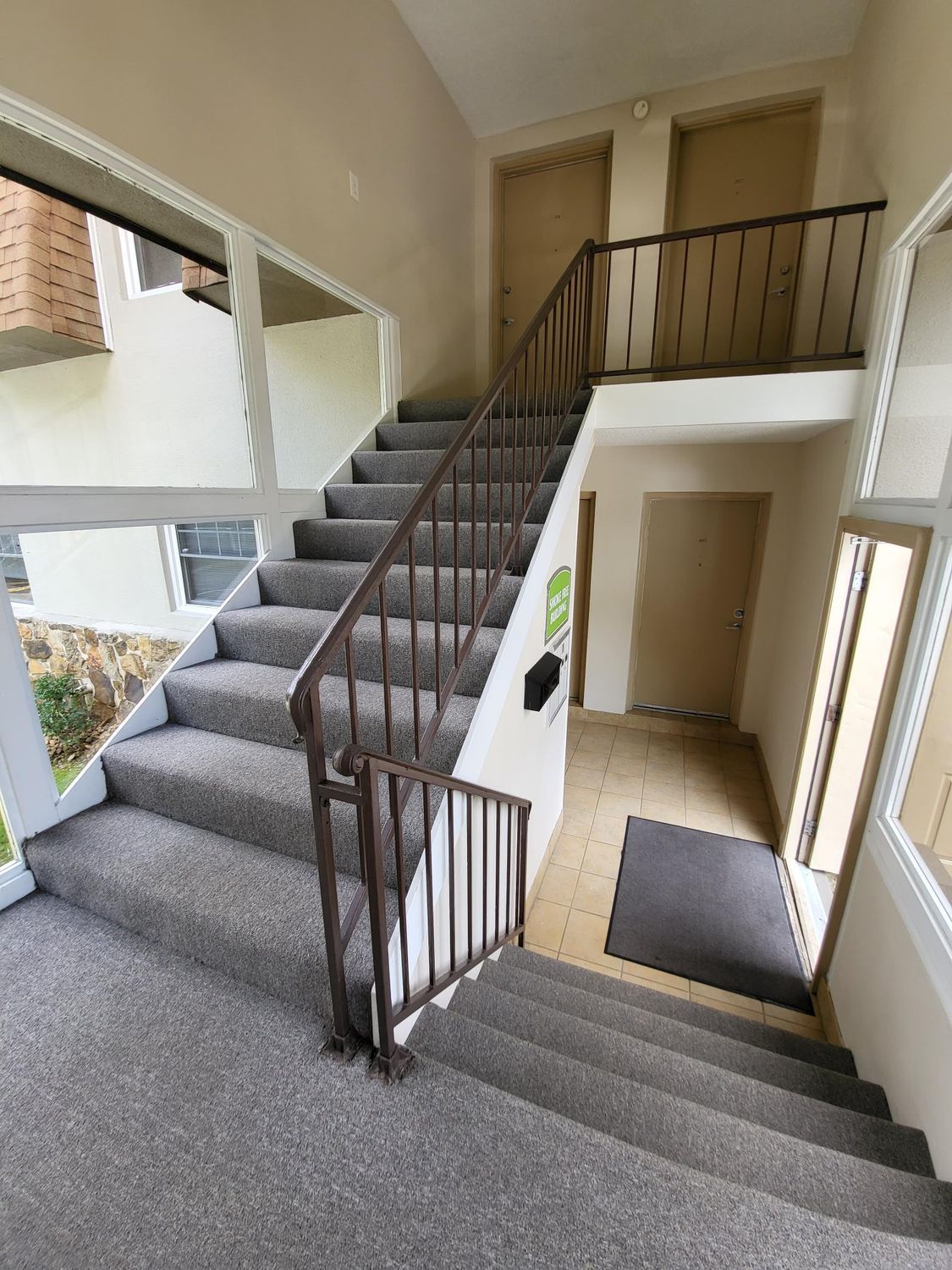 Highland Courtyard Interior Photo