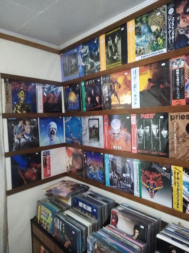 Japanese hard rock and metal LPs with OBI strips, including Queen, Judas Priest, Ratt, W.A.S.P. and Scorpions