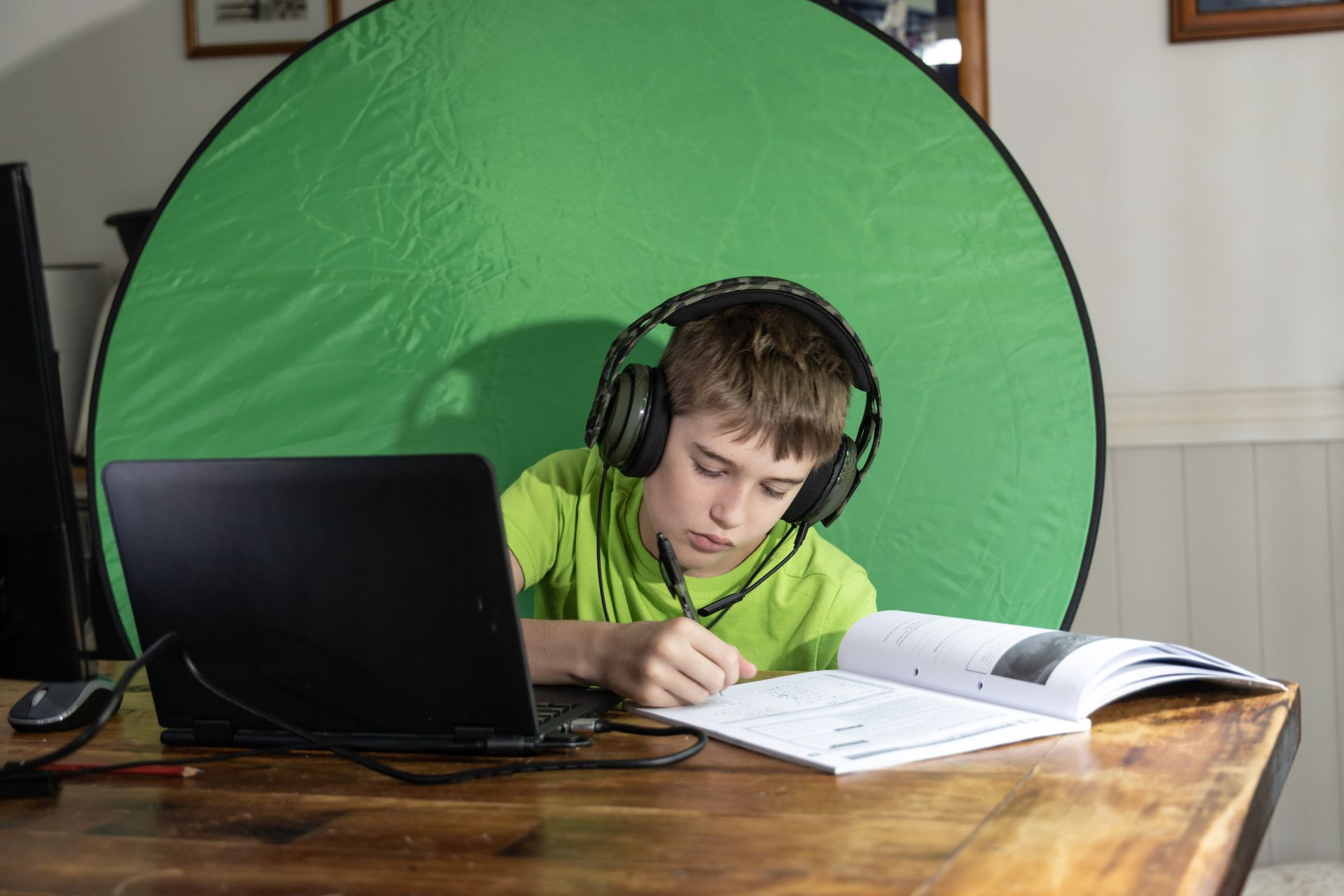 Student Home Schooling — Middle Park, QLD — AA All Appliances Rental