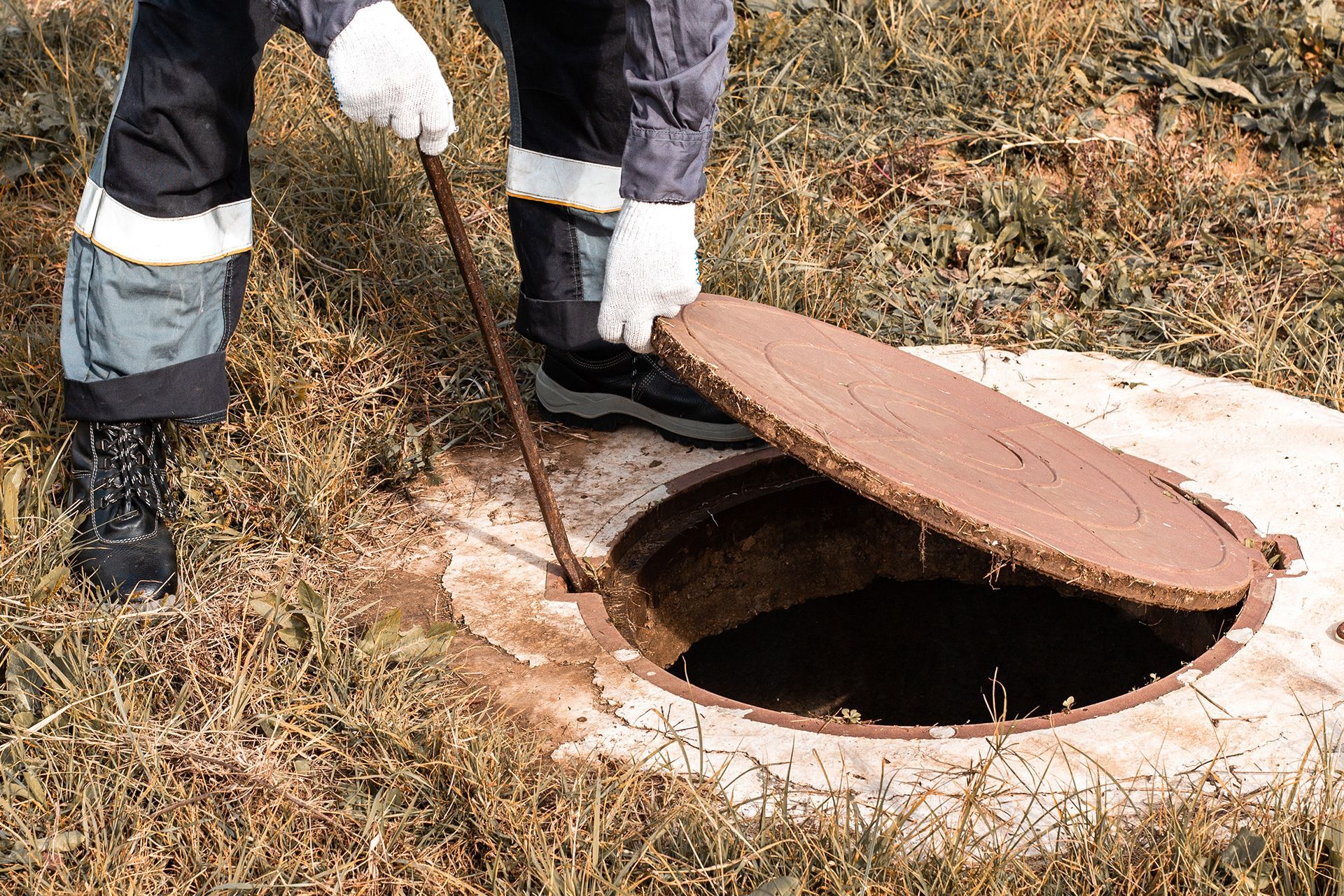 Professional septic tank inspection process