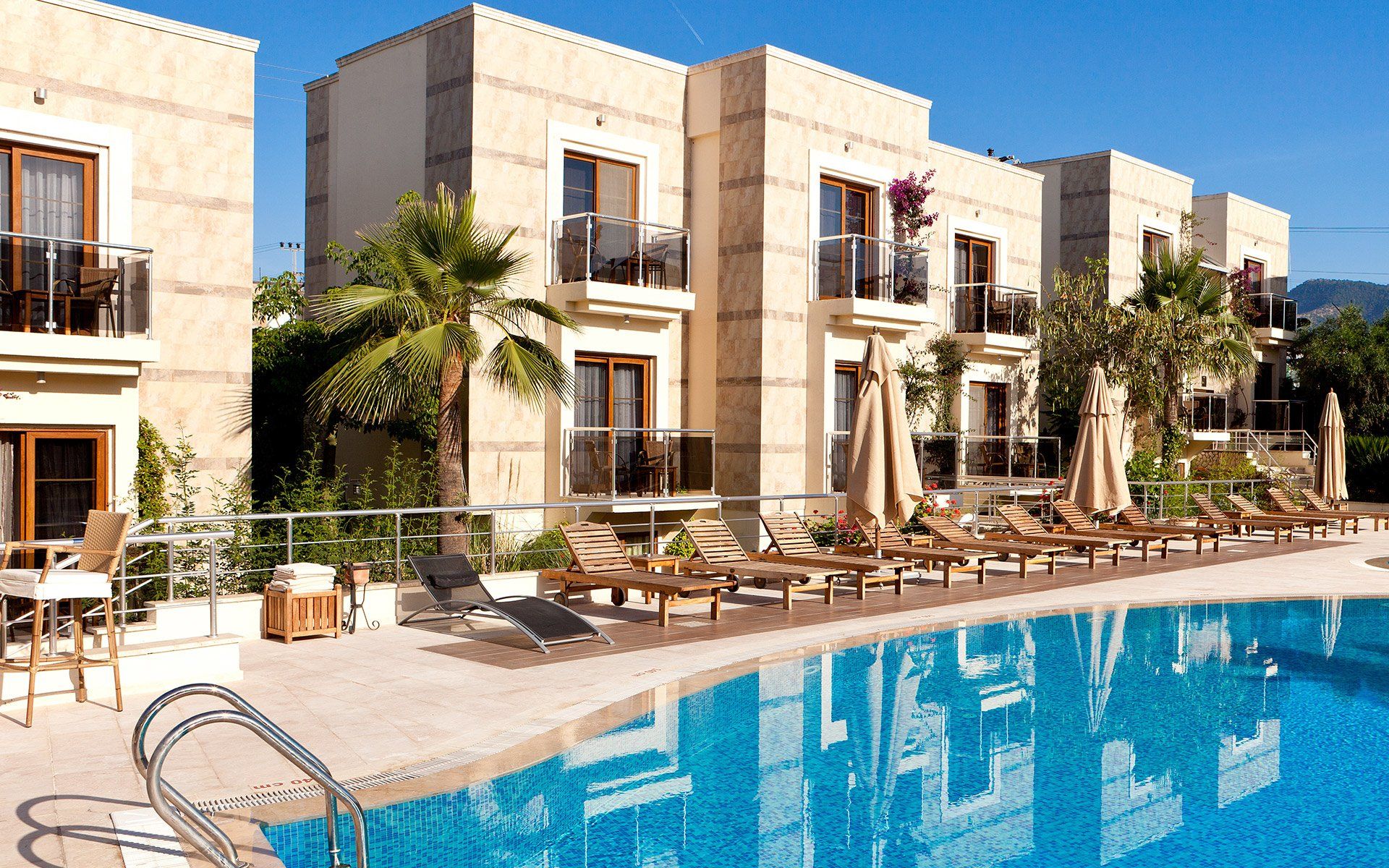 Apartment With Swimming Pool — Saint Johns, FL — First Coast CMS