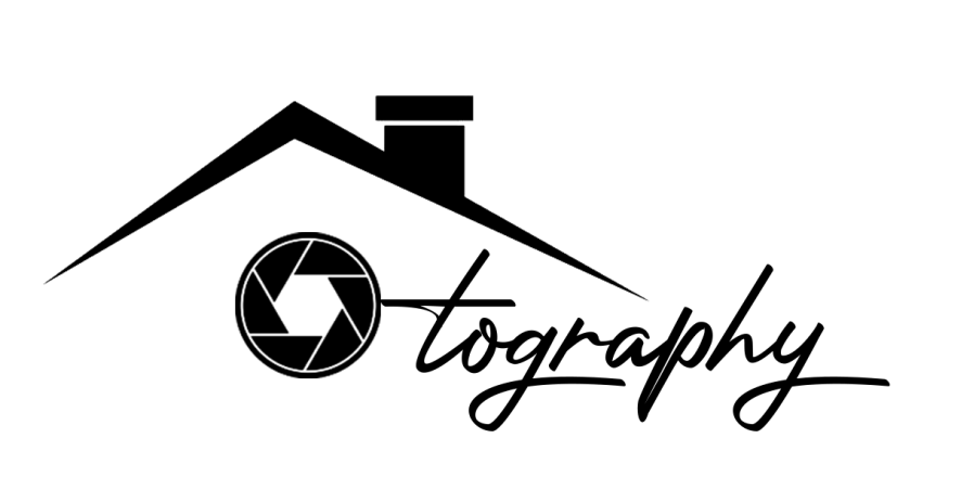 Logo of a house roof with a camera shutter in the middle and the word 