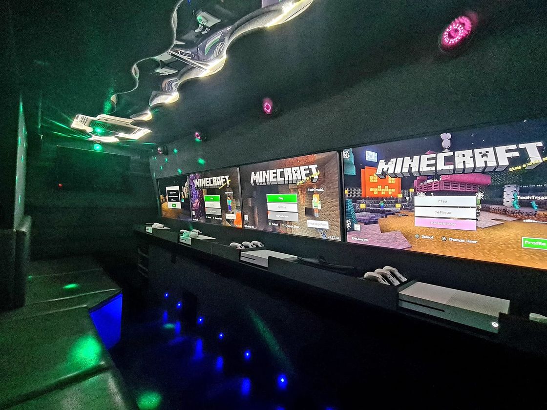 Minecraft Party in the TechTruck Gaming party bus Stockport and Manchester