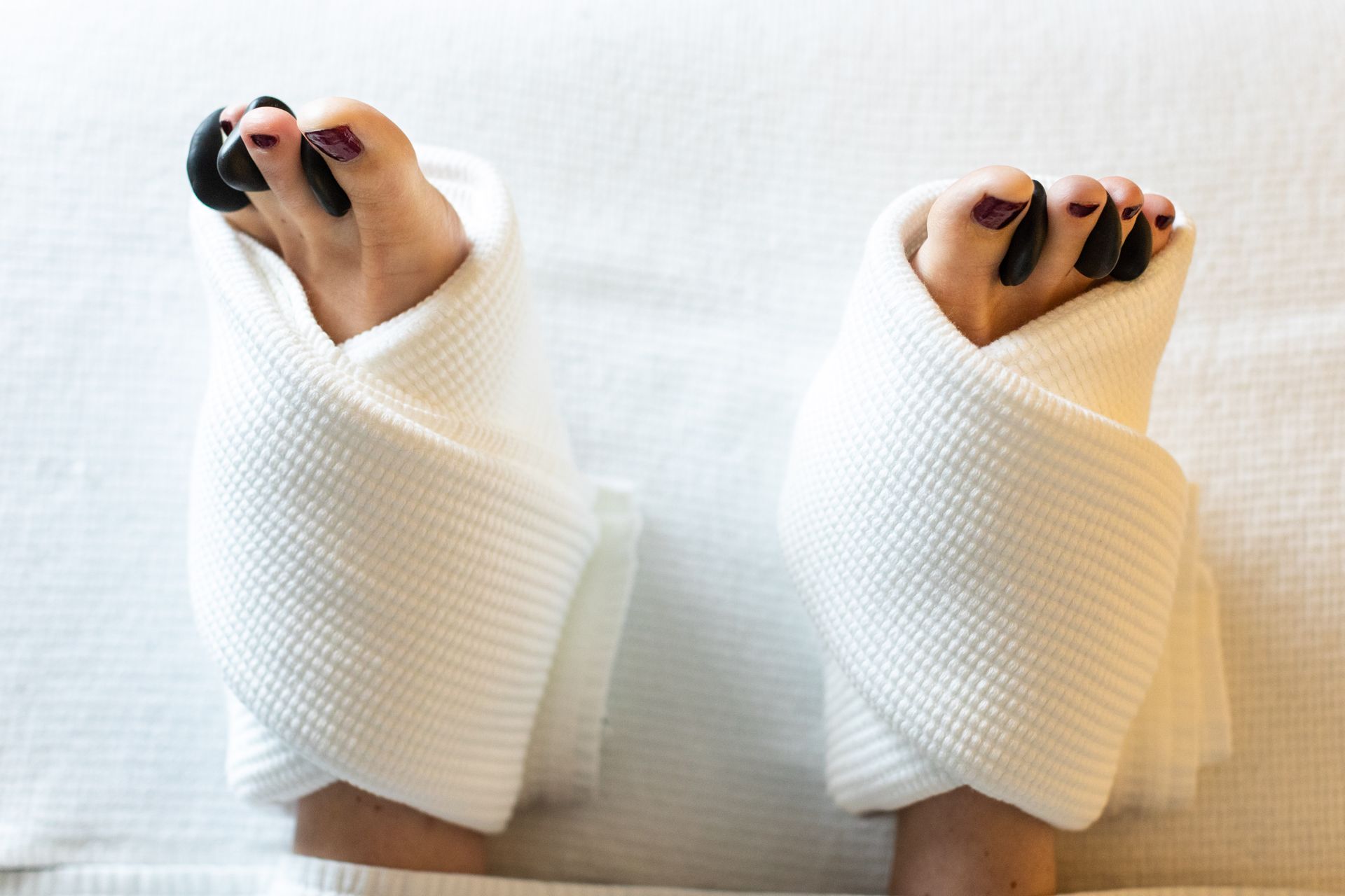 Hot Stone Feet Wrapping