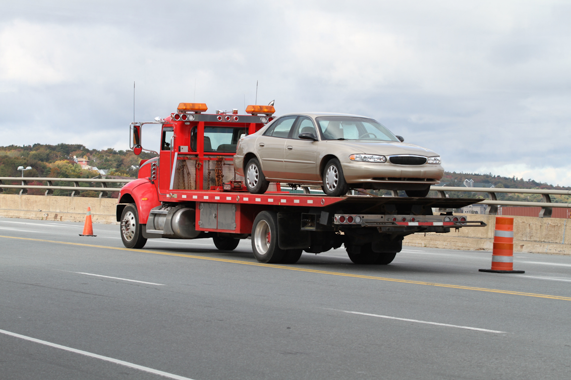 Auto Wreck and Flatbed Towing