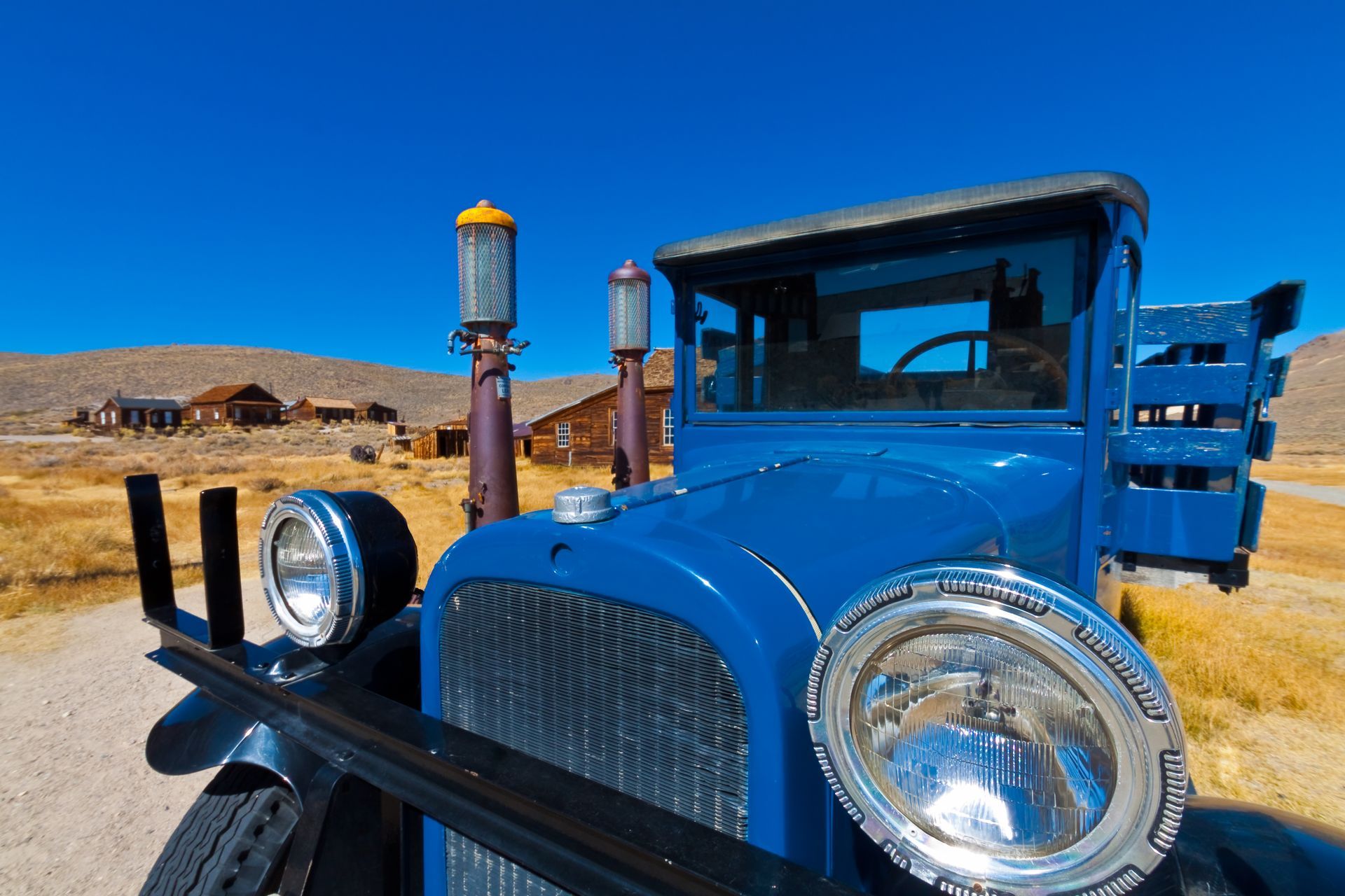 historic-park-vintage-vehicle