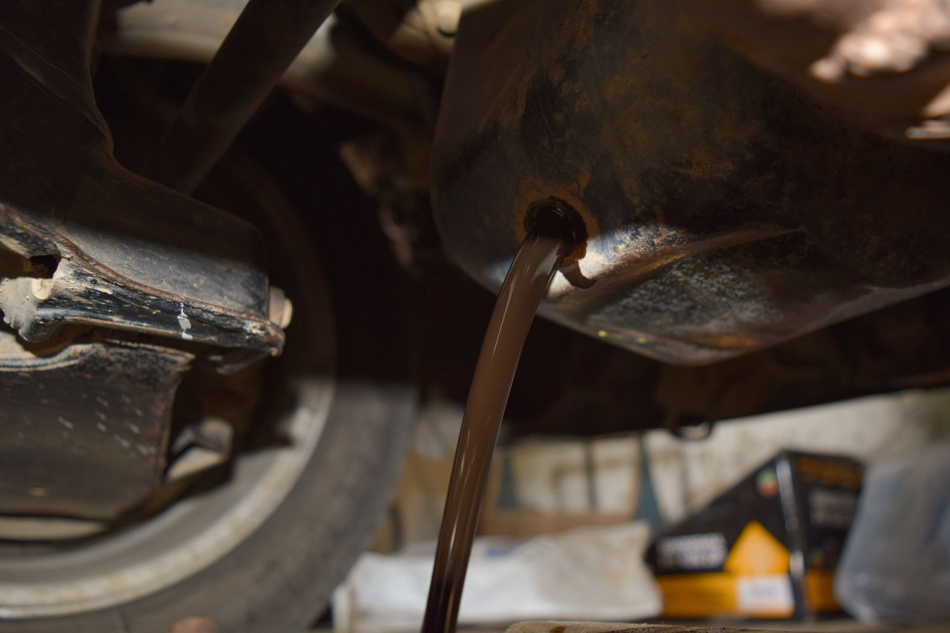 7 Oil Change And Car Maintenance Mistakes That Can Shorten Engine Life | Benz Elite Automotive
