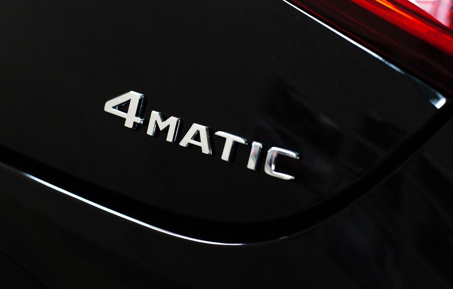 Why Do Mercedes-Benz 4MATIC Vehicles Turn Wider Than Rear-Wheel Drive Models? | Benz Elite Automotiv