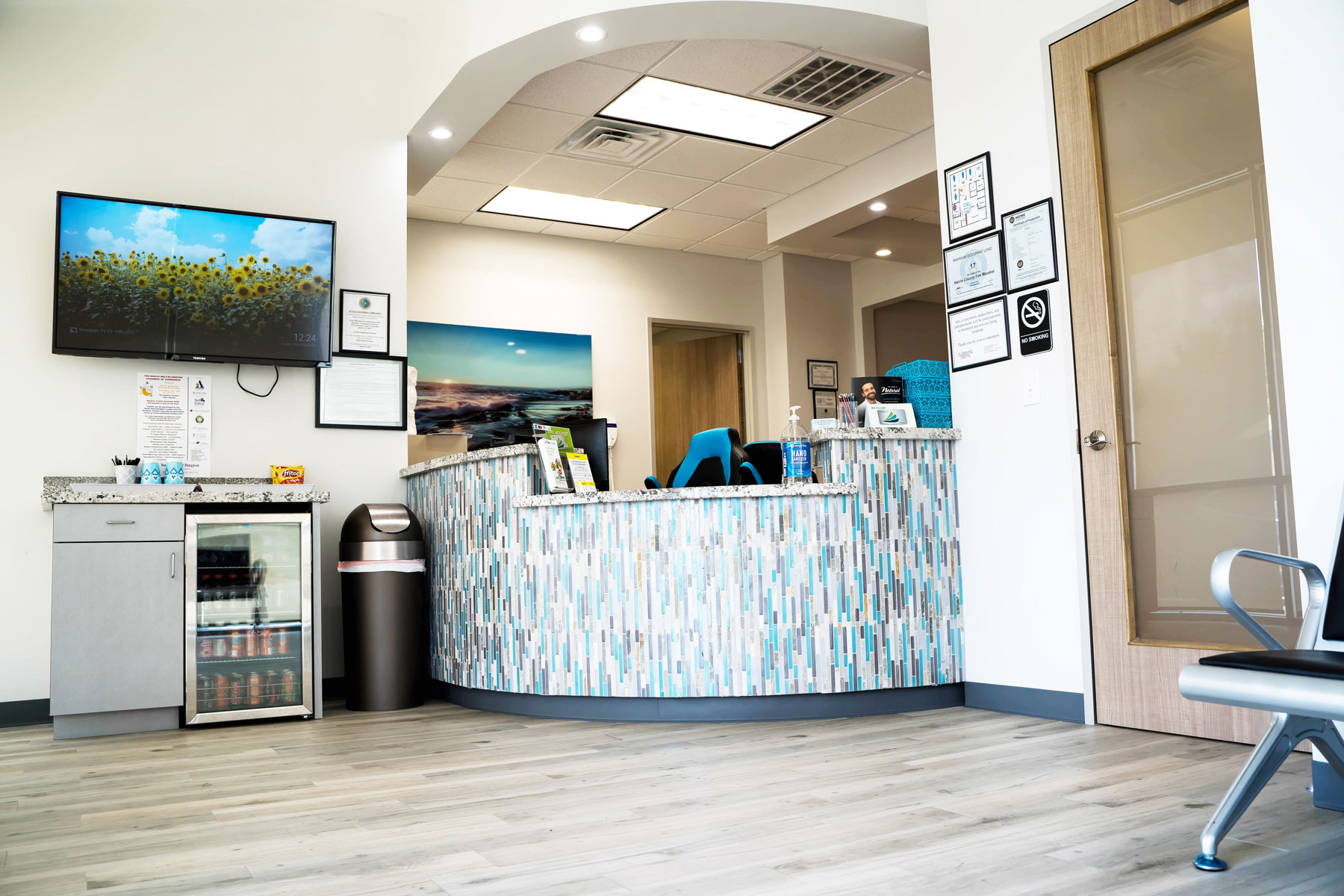 健康・医学 HOME DENTIST PROFESSIONAL 4 About Us — Blackhawk Dental