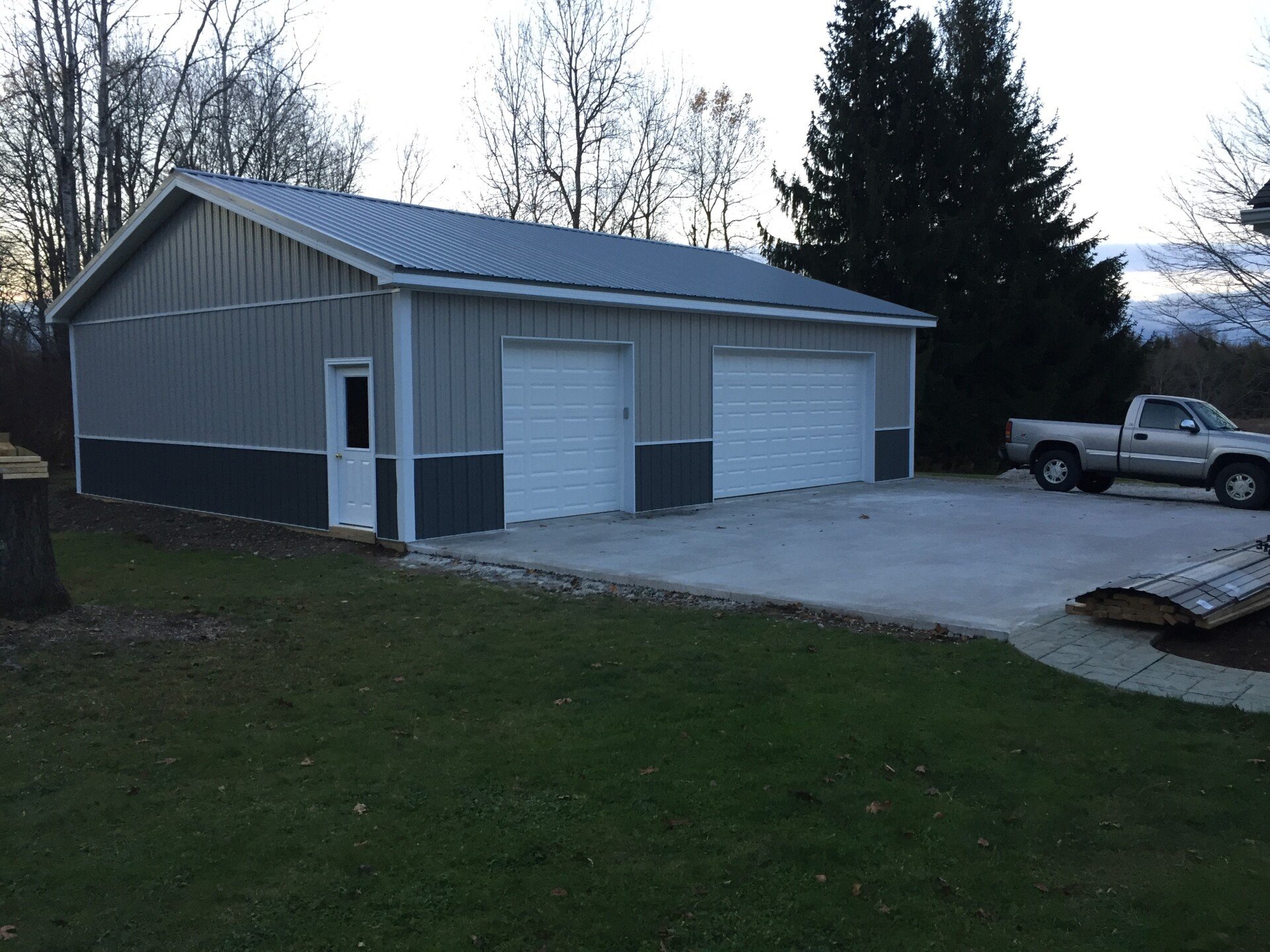 Custom Garages Erie, PA Amish Sheds for Less