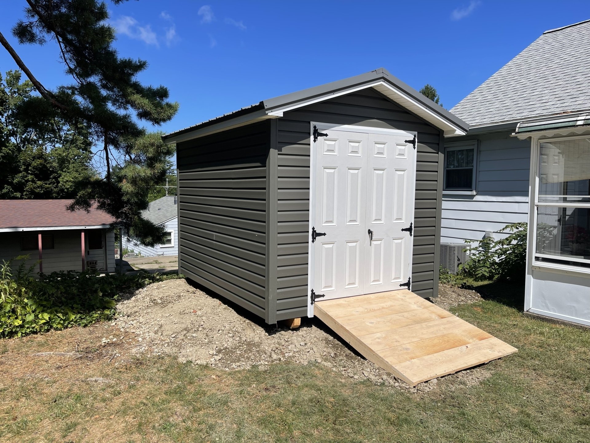 Log Cabin Construction Erie, PA Amish Sheds for Less