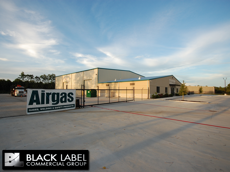 A large building with a sign that says airgas