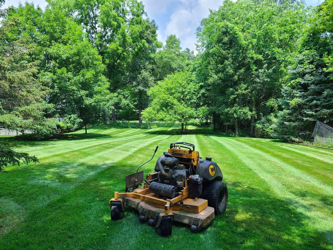 Mowing and Maintenance | Grand Lawn Care