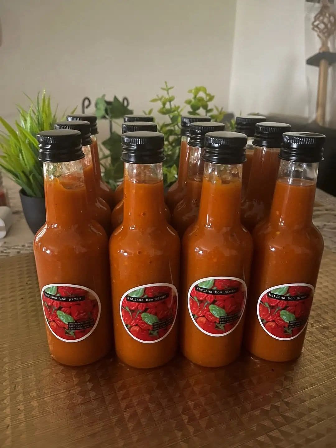katiana  bon piman extra hot sauce