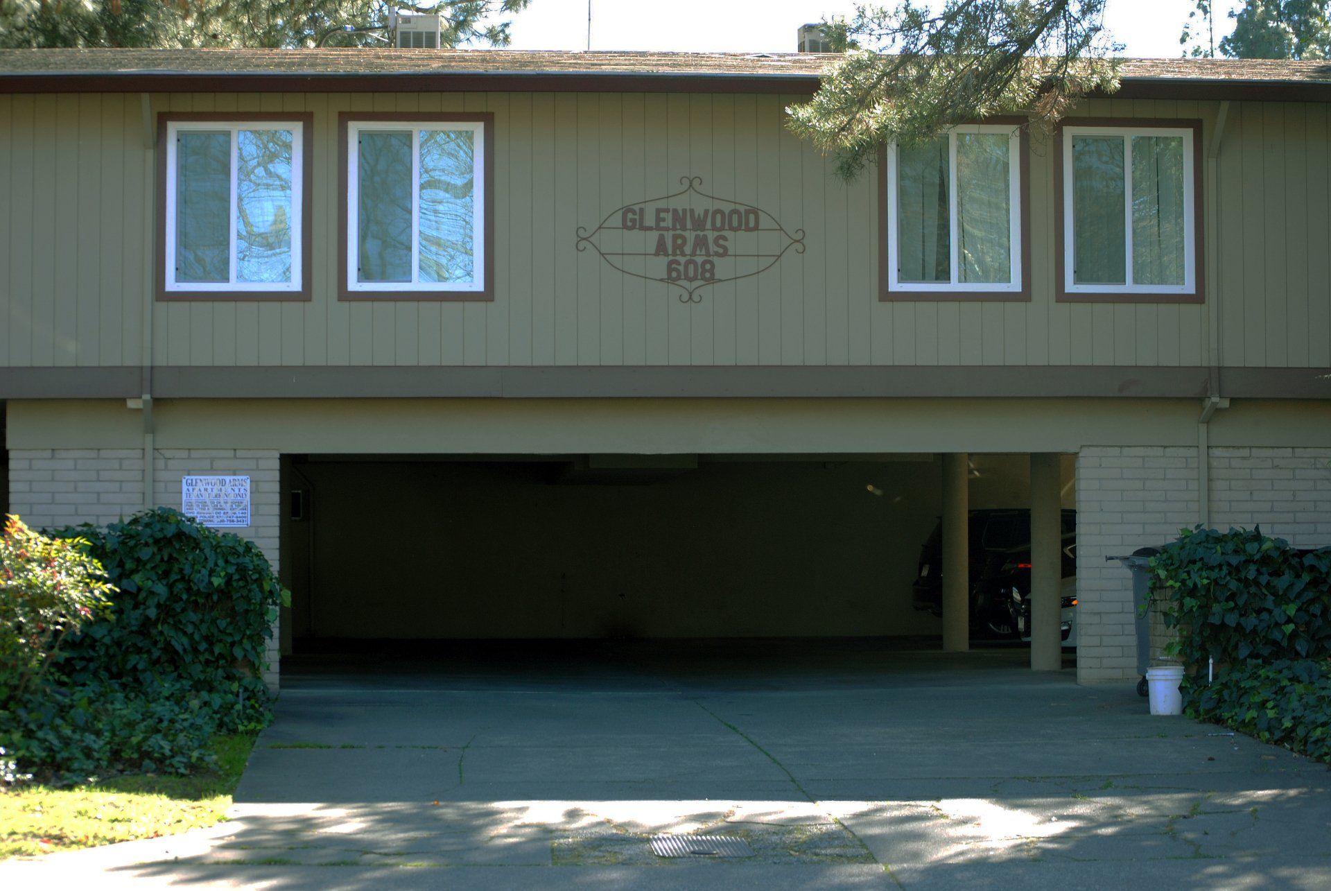Glenwood Arms apartments