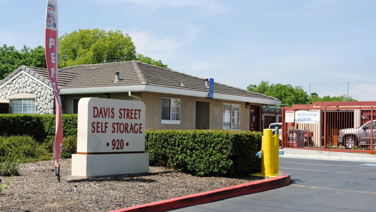 Davis Street Self Storage facility