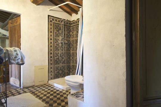Doccia in agriturismo di charme vicino Pistoia