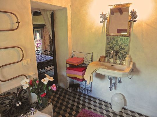 Bagno pulito e confortevole in agriturismo in Toscana