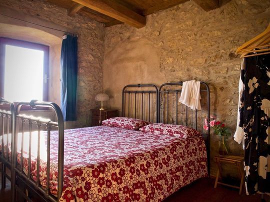 Camera doppia in agriturismo pietra a vista vicino Pistoia