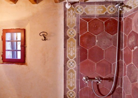 Suite Grande agriturismo in Toscana, dettaglio doccia
