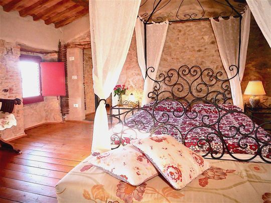 Camera matrimoniale Appartamento Imperatrice in agriturismo di charme vicino Pistoia