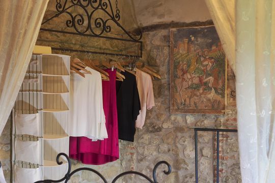 Appartamento di charme dell’Agriturismo I Pitti con arredi tradizionali toscani