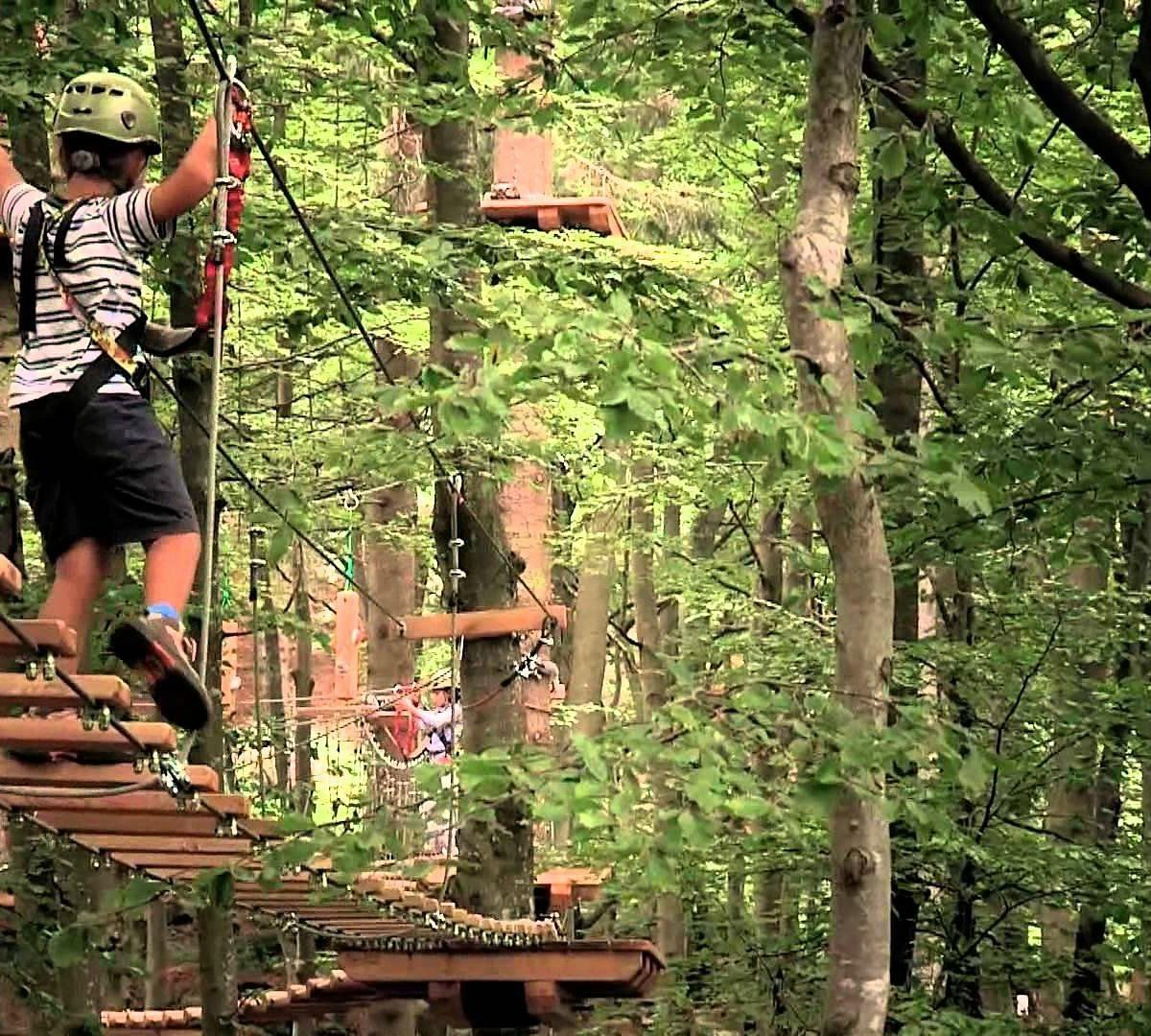 Parque de aventuras perfecto para familias en las montañas de Pistoia.