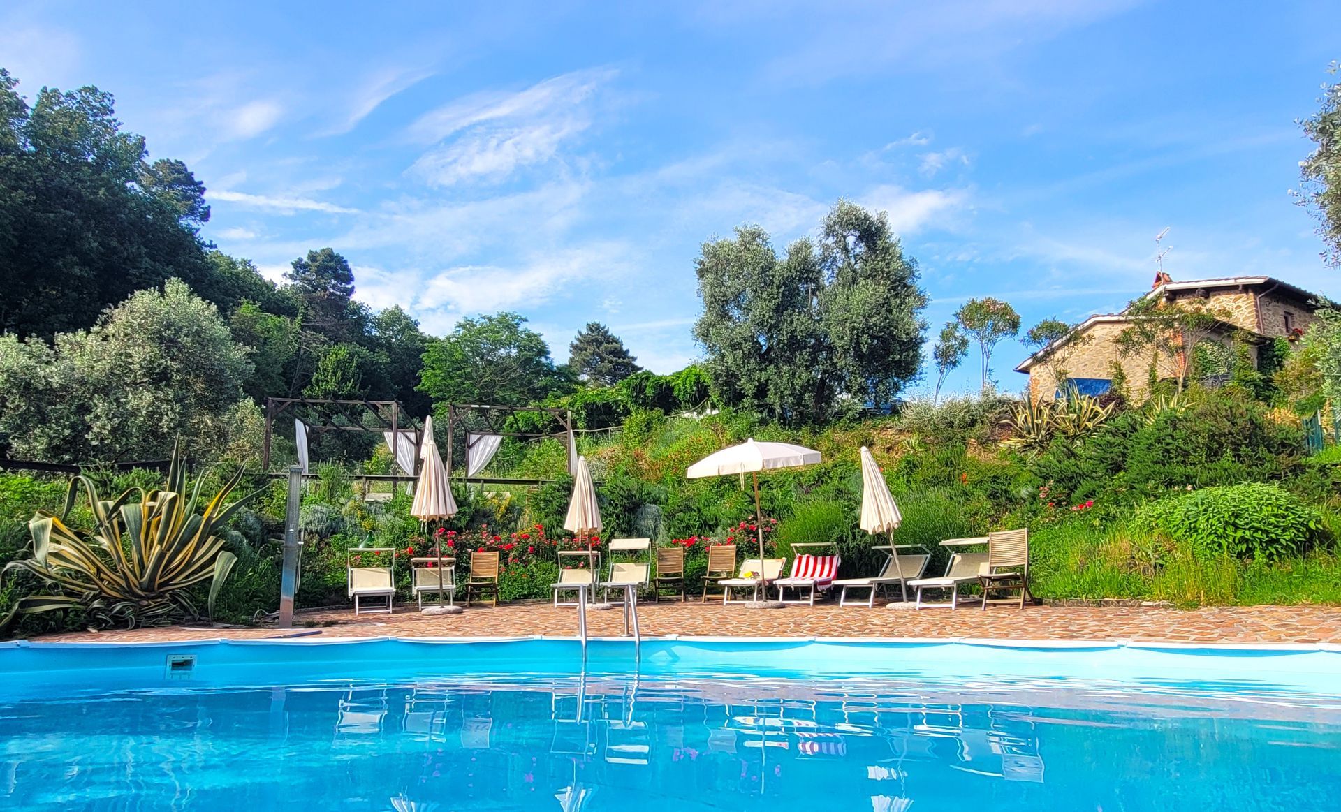 Agriturismo con piscina per vacanze e relax