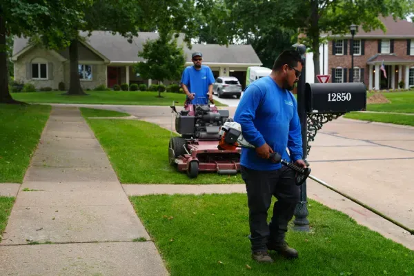 lawn care services kirkwood mo