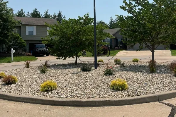 landscaping experts in hillsboro mo