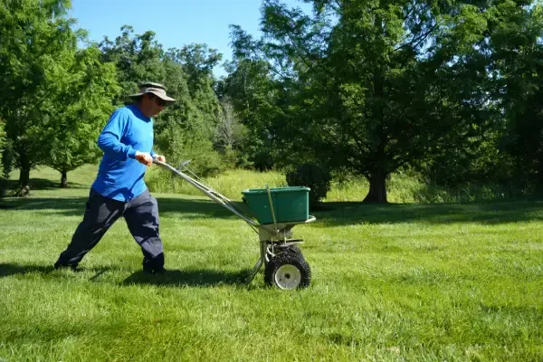 lawn care experts in cedar hill mo