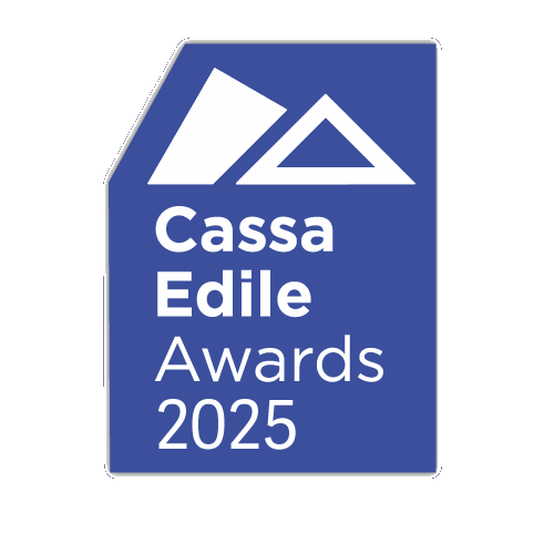 Logo blu “Cassa Edile Awards 2025” con icona geometrica bianca a forma di tetto.