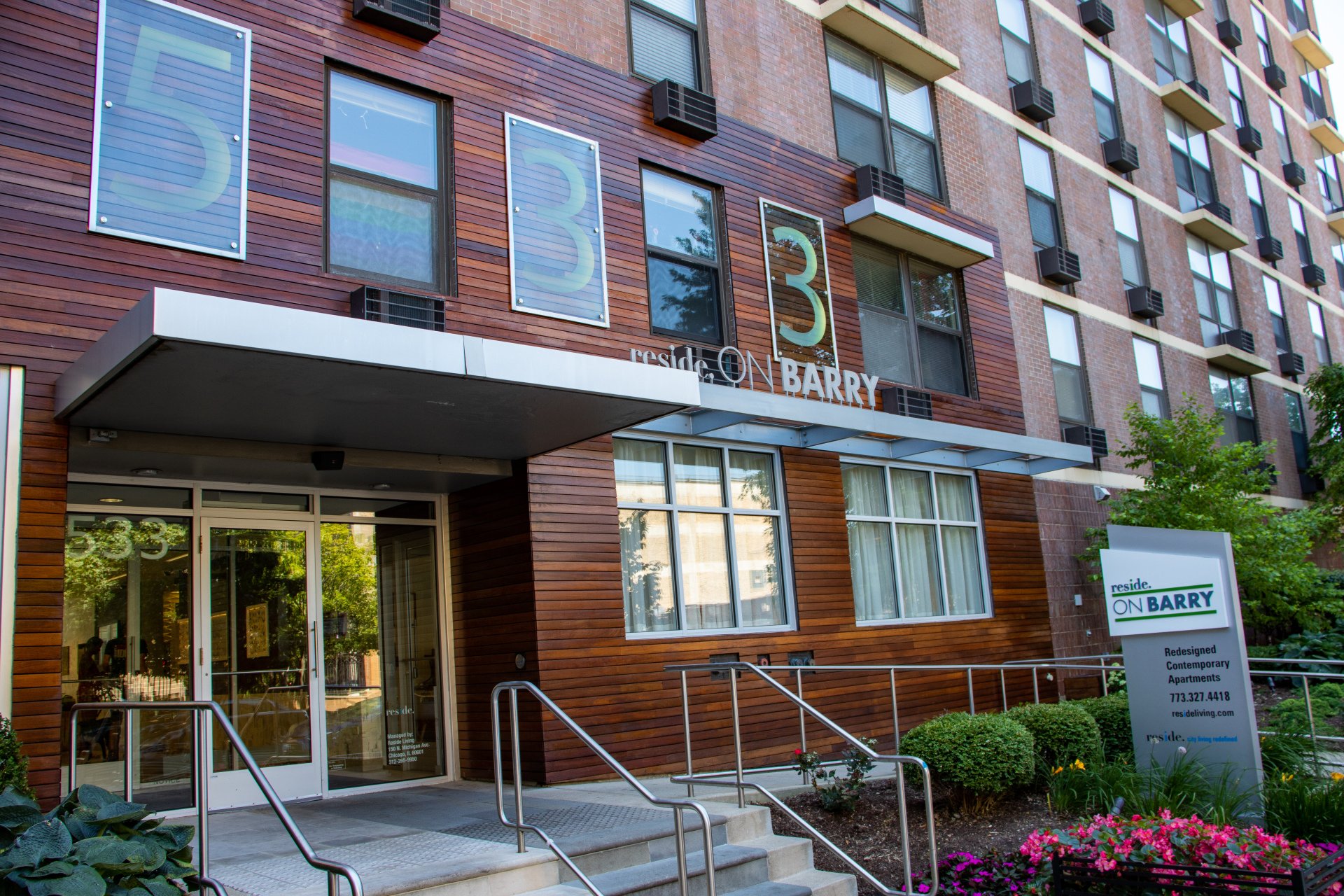 Reside on Barry Apartments in Lakeview East, Chicago