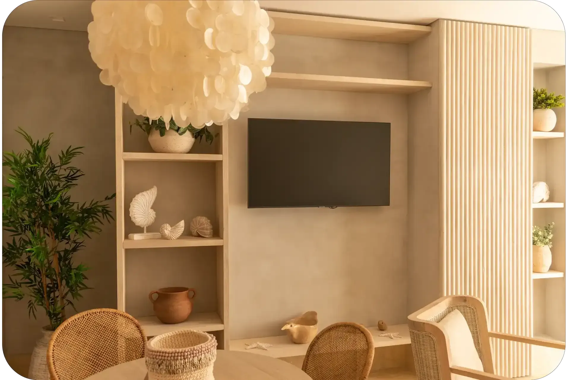 Sala de estar en Master Suite con TV, hospedaje san andres islas en hoteles de lujo en san andres.