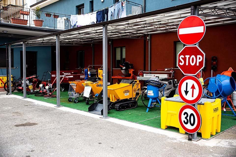 cartellonistica