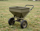 Fertilizer spreader used for fertilization