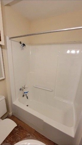 A renewed white bathtub. A renewed white bathtub.