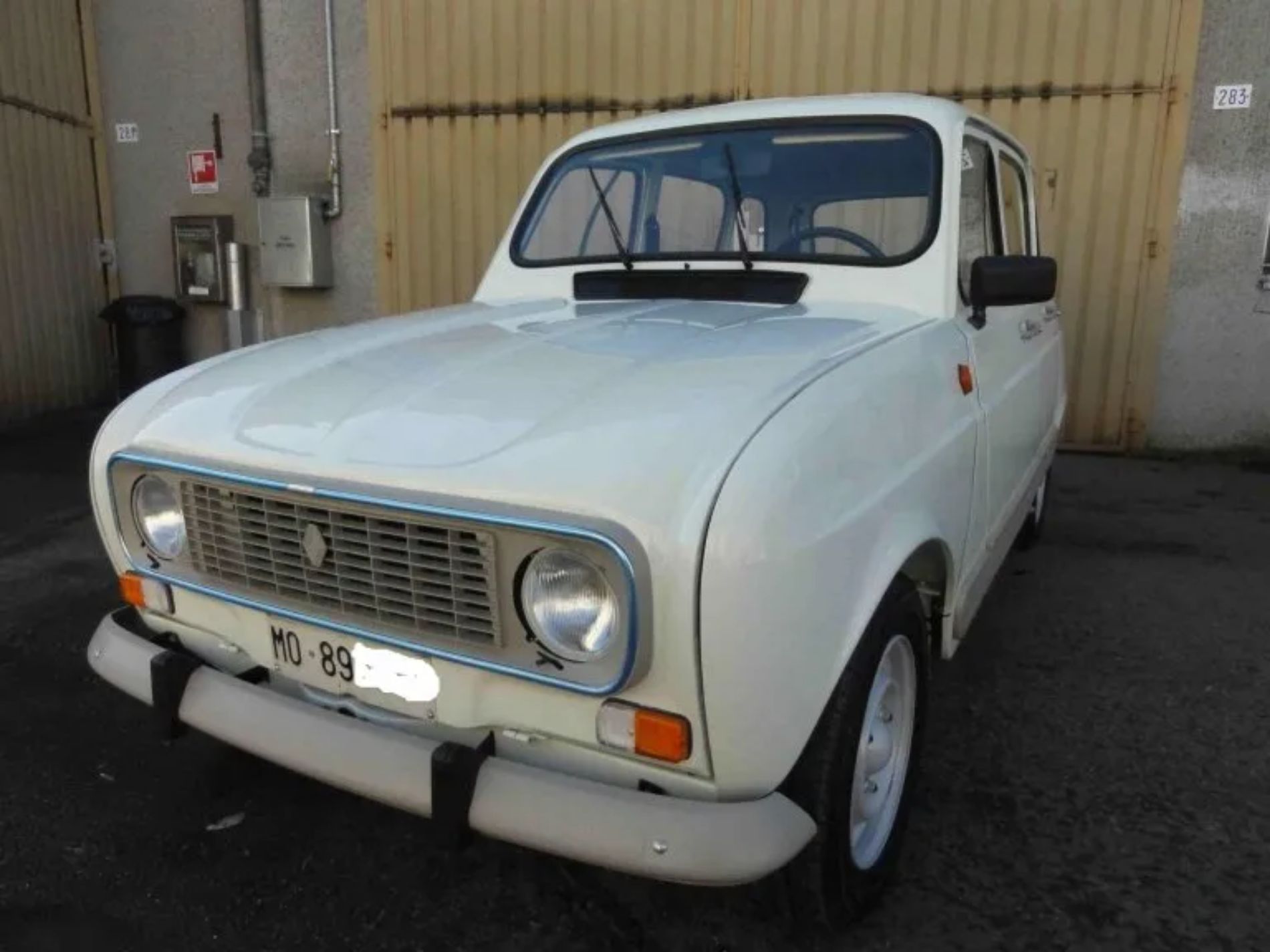 foto auto renault 3