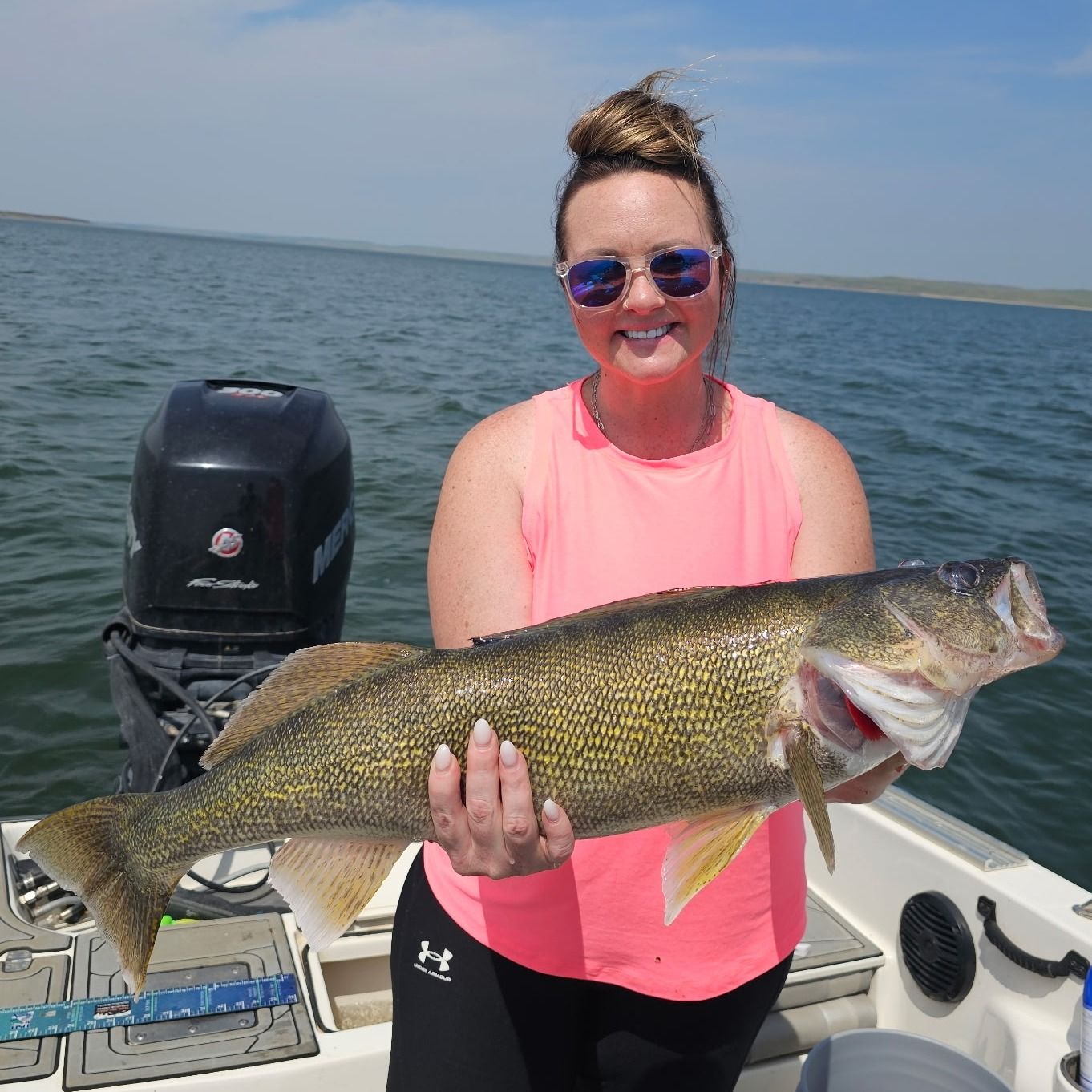 Lake Oahe Walleye Fishing - Whitlock Bay - Gettysburg, SD