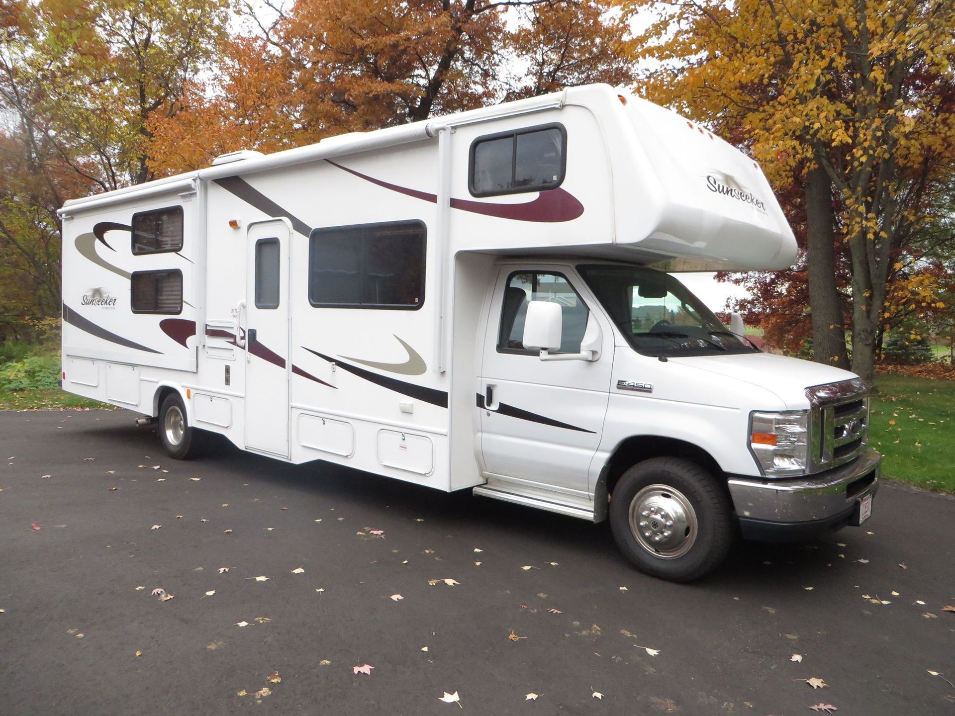 Elite RV Windshield Replacement in Arizona offers professional Elite auto glass repair and replacement services anywhere in Arizona. A+ BBB, cash back with insurance, and a lifetime warranty on glass we install.