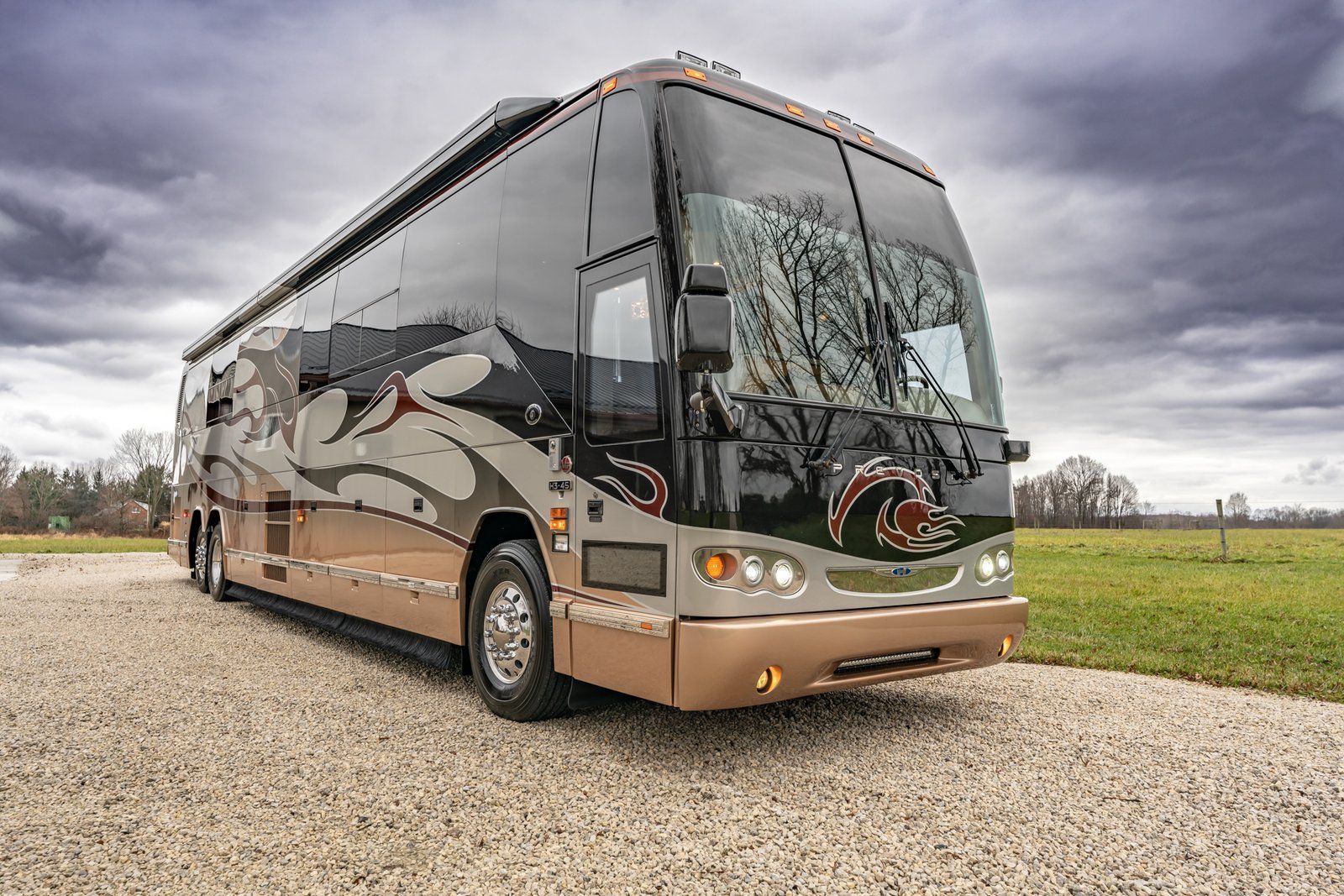 Western RV RV Windshield Replacement in Arizona offers professional Western RV auto glass repair and replacement services anywhere in Arizona. A+ BBB, cash back with insurance, and a lifetime warranty on glass we install.