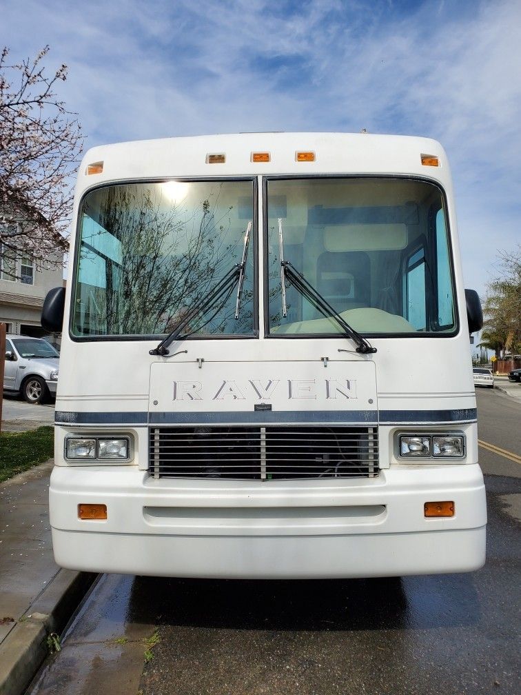 Firan RV Windshield Replacement in Arizona offers professional Firan auto glass repair and replacement services anywhere in Arizona. A+ BBB, cash back with insurance, and a lifetime warranty on glass we install.